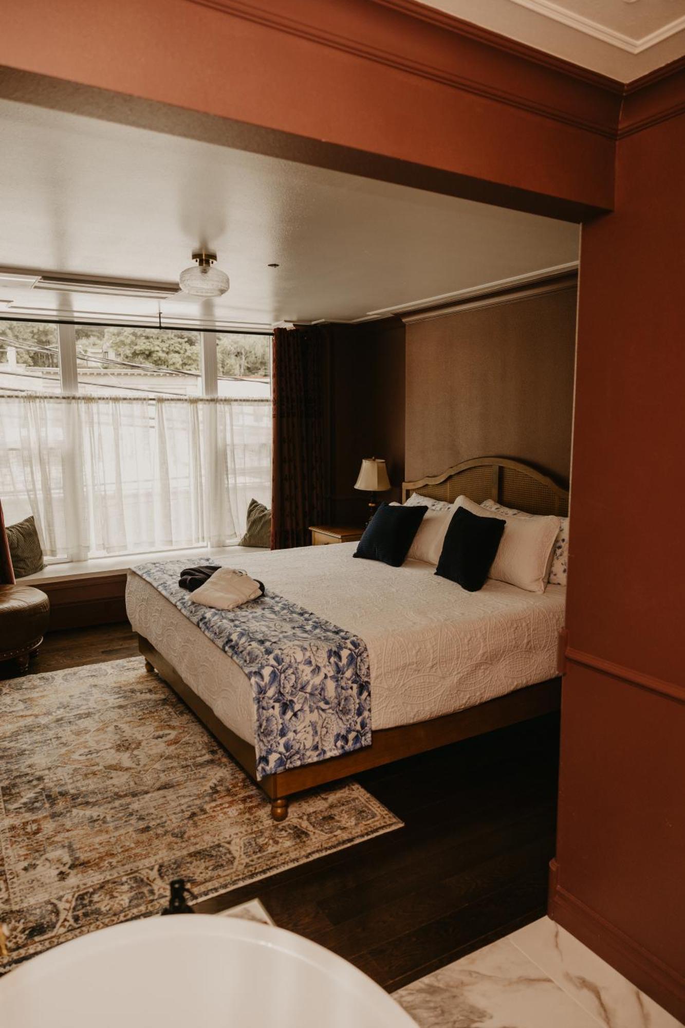 The Brooks Hotel Restaurant And Lounge 월리스 외부 사진